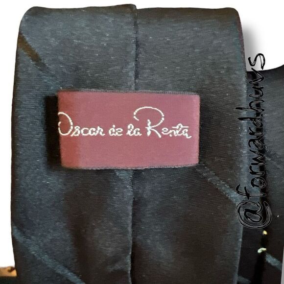 Oscar de la Renta Vintage Black Necktie – Elegant and Timeless - Picture 5 of 9